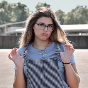 Meet your Posher, Abbie